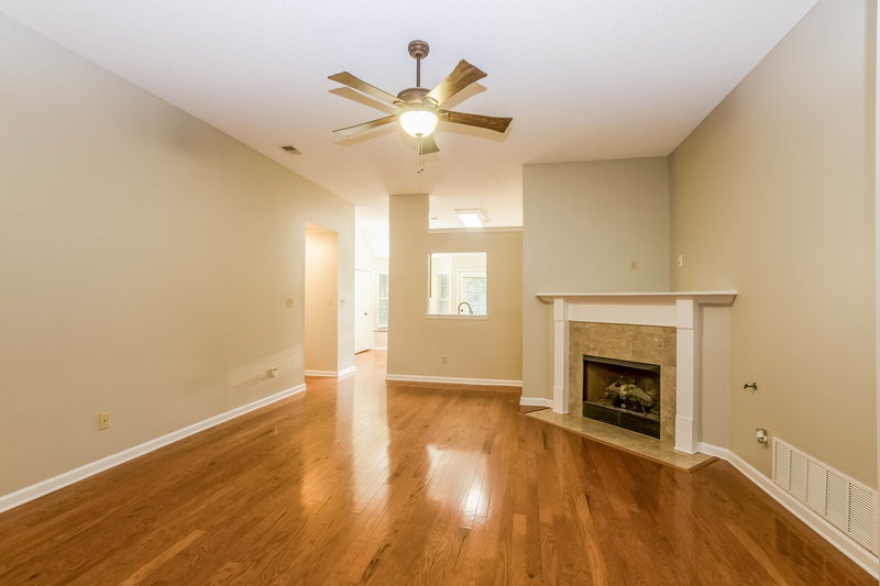 1,850/Mo, 8481 Regal Bend Dr Olive Branch, MS 38654 Living Room View