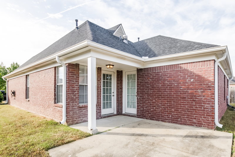 1,835/Mo, 5804 Lindsay Cv Southaven, MS 38671 Rear View 2