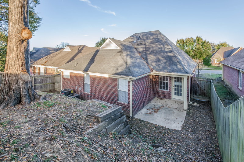 1,875/Mo, 8205 Regal Bend Dr Olive Branch, MS 38654 Rear View