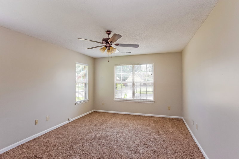 2,700/Mo, 1862 Towson Ln Horn Lake, MS 38637 Master Bedroom View