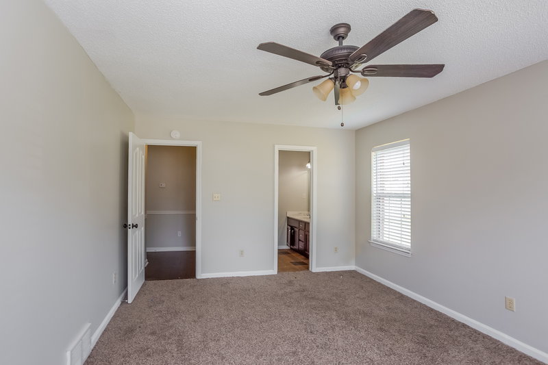 2,700/Mo, 1862 Towson Ln Horn Lake, MS 38637 Master Bedroom View 2