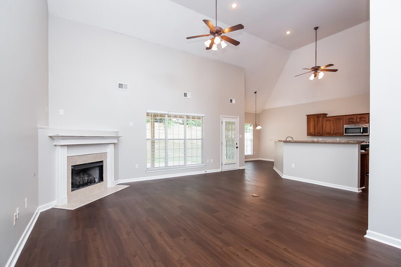 2,240/Mo, 5695 Kuykendall Dr Southaven, MS 38672 Living Room View