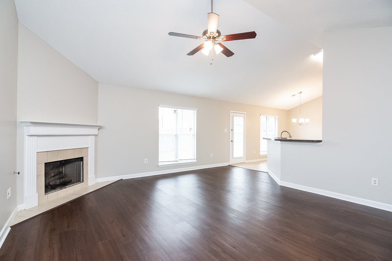 2,340/Mo, 7202 Brenwood Drive Horn Lake, MS 38637 Living Room View