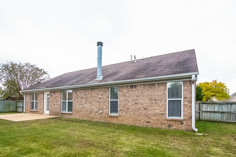 2,340/Mo, 7202 Brenwood Drive Horn Lake, MS 38637 Rear View