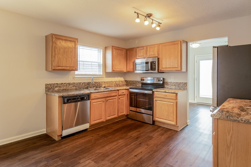2,155/Mo, 7338 Green Ash Dr Olive Branch, MS 38654 Kitchen View