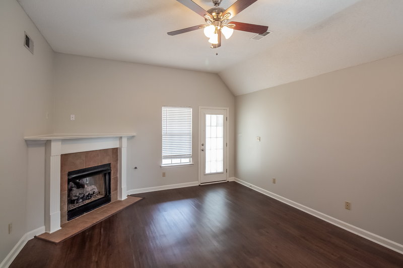 1,620/Mo, 8248 Clubview Dr Olive Branch, MS 38654 Living Room View
