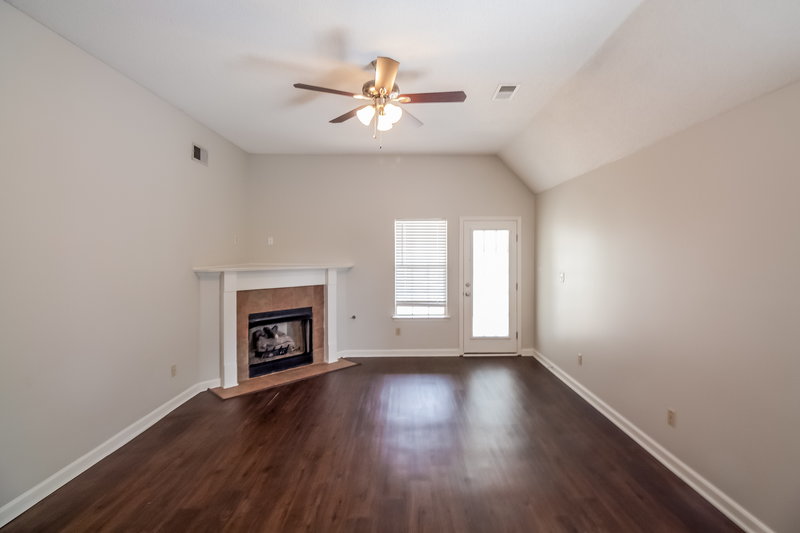 1,620/Mo, 8248 Clubview Dr Olive Branch, MS 38654 Living Room View 3