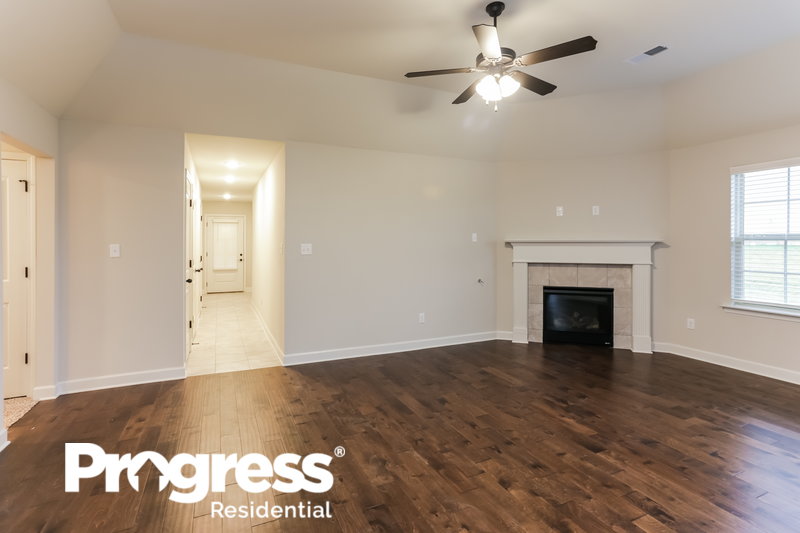 1,860/Mo, 8033 Symon Dr Southaven, MS 38671 Living Room View 2