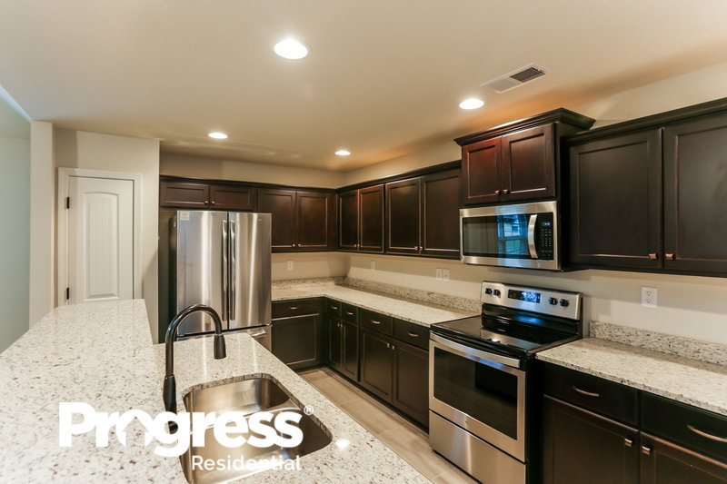 1,860/Mo, 8033 Symon Dr Southaven, MS 38671 Kitchen View 3