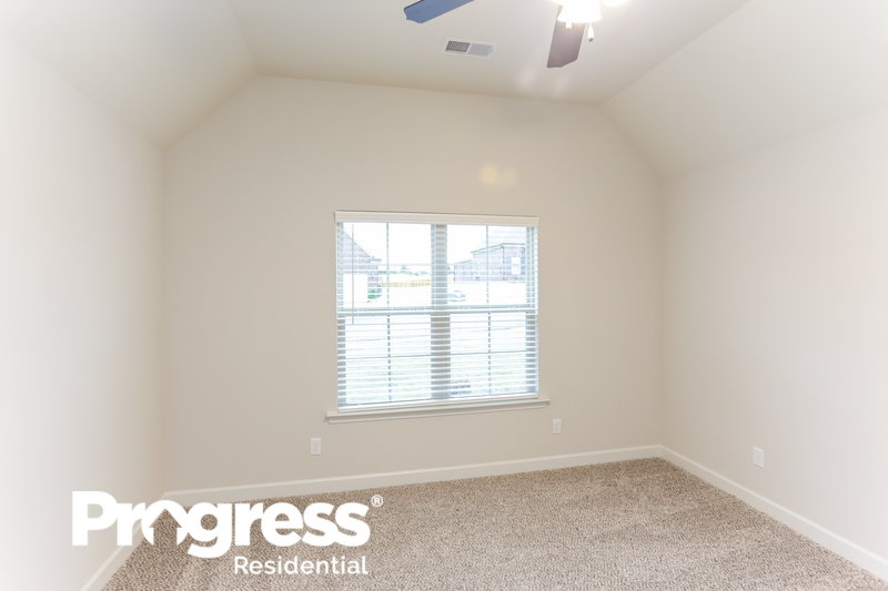 1,860/Mo, 8033 Symon Dr Southaven, MS 38671 Master Bathroom View