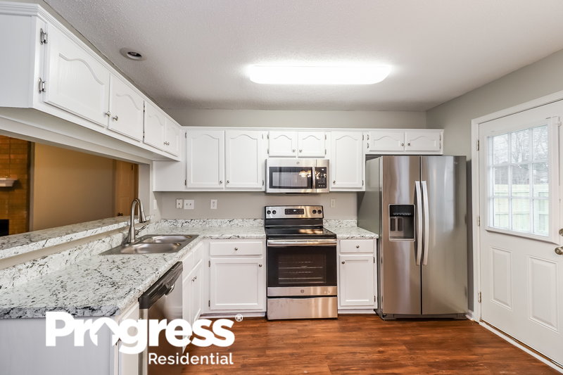 2,440/Mo, 6781 College Park Cv Olive Branch, MS 38654 Kitchen View