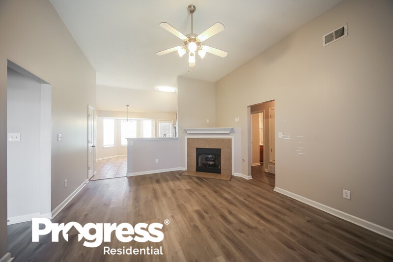 1,580/Mo, 3862 Conrail Cir Horn Lake, MS 38637 Living Room View