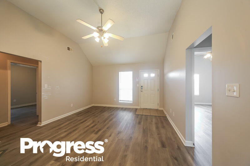 1,580/Mo, 3862 Conrail Cir Horn Lake, MS 38637 Living Room View 2