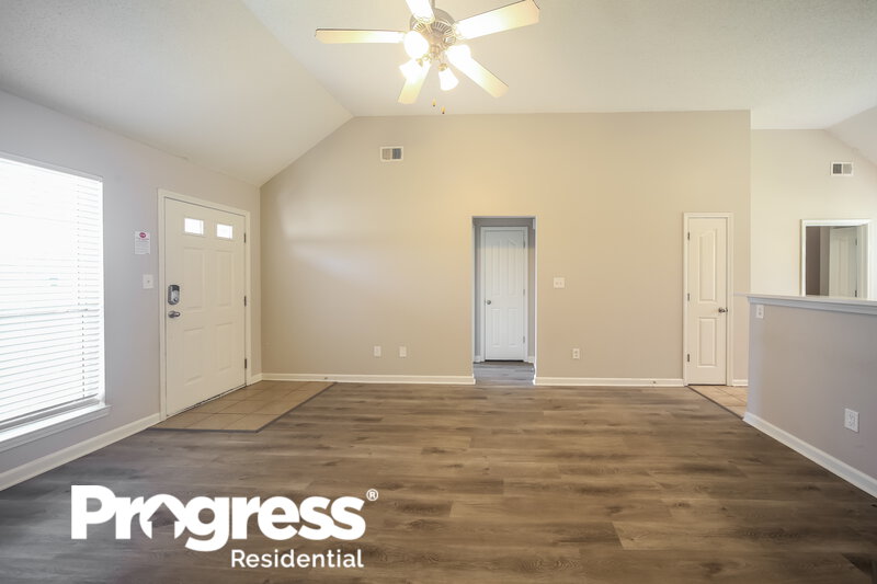 1,580/Mo, 3862 Conrail Cir Horn Lake, MS 38637 Living Room View 3