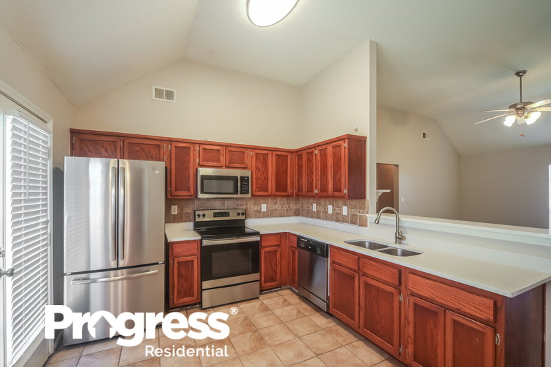 1,580/Mo, 3862 Conrail Cir Horn Lake, MS 38637 Kitchen View 2