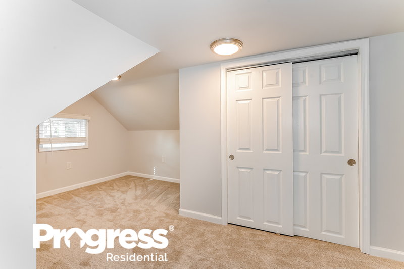 0/Mo, 725 E LINDEN AVE Lindenwold, NJ 08021 photomasterbedroom View 2
