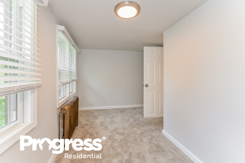 0/Mo, 725 E LINDEN AVE Lindenwold, NJ 08021 photobedroom View 3