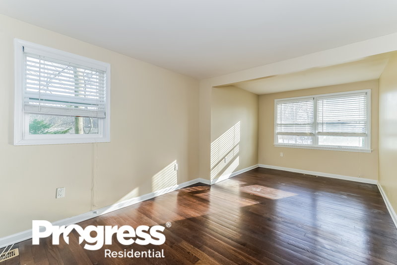 0/Mo, 57 Shore Avenue Manahawkin, NJ 08050 Master Bedroom View