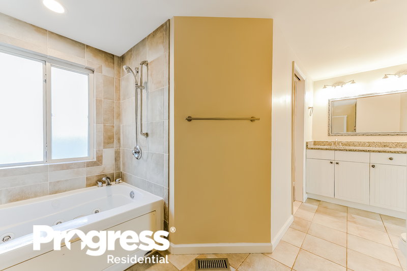 0/Mo, 57 Shore Avenue Manahawkin, NJ 08050 Master Bathroom View 2