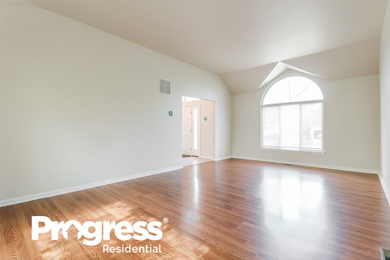 0/Mo, 29 Flemish Way Lumberton, NJ 08048 Living Room View 2