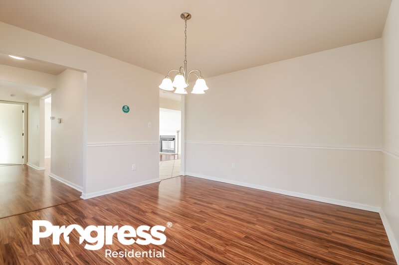 0/Mo, 29 Flemish Way Lumberton, NJ 08048 Dining Room View