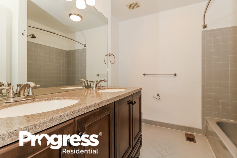0/Mo, 29 Flemish Way Lumberton, NJ 08048 Bathroom View 2
