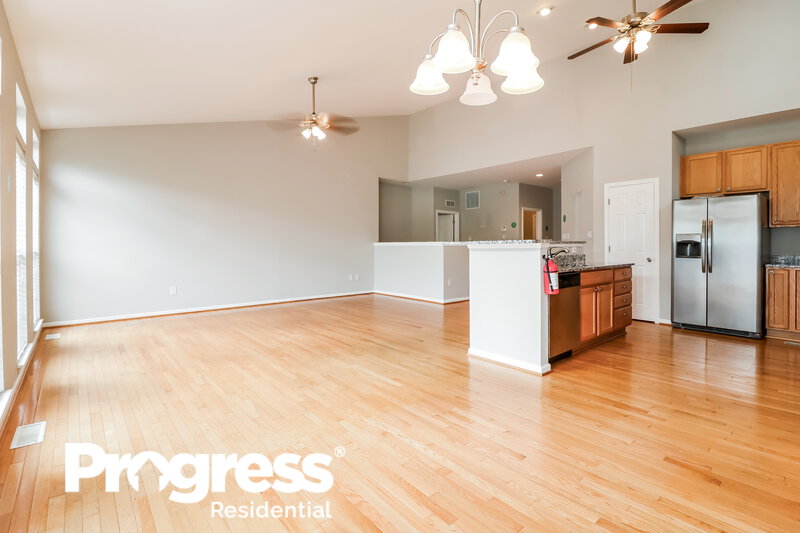 0/Mo, 122 HEARTHSTONE DR Berlin, NJ 08009 Dining Room View