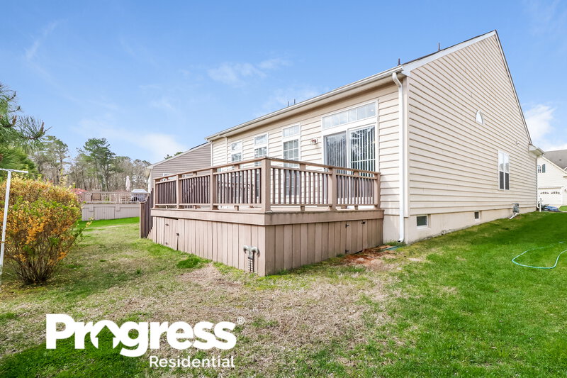 0/Mo, 122 HEARTHSTONE DR Berlin, NJ 08009 Rear View