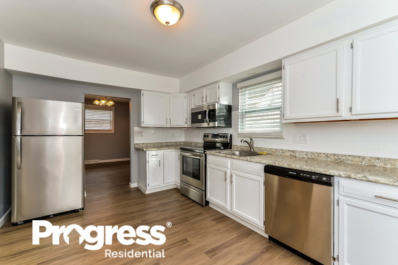 0/Mo, 3917 Burwood Avenue Pennsauken, NJ 08110 kitchen View