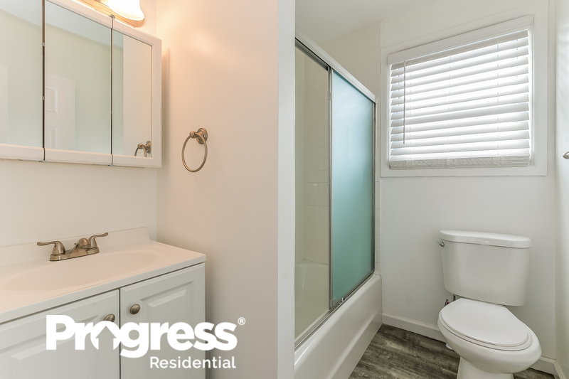 0/Mo, 3917 Burwood Avenue Pennsauken, NJ 08110 bathroom View