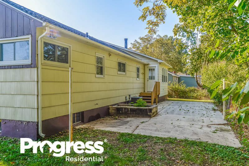 0/Mo, 102 Ginger Ave Millville, NJ 08332 rearview View 2