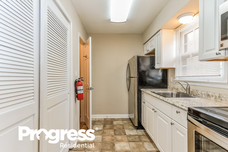 0/Mo, 413 Hand Ave Unit 2 Cape May Court House, NJ 08210 kitchen View 2