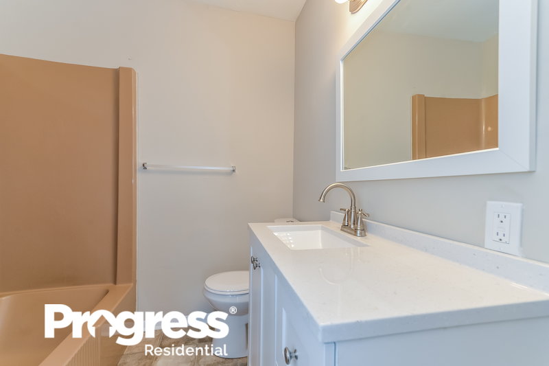 0/Mo, 413 Hand Ave Unit 2 Cape May Court House, NJ 08210 masterbathroom View