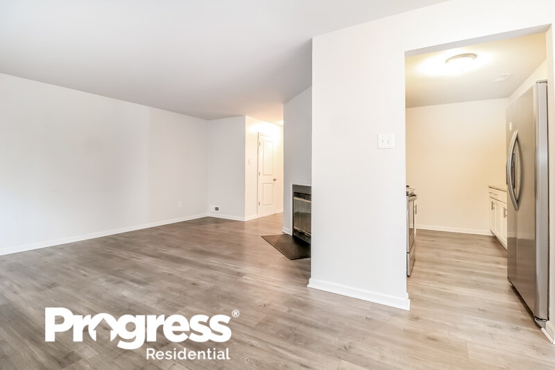 2,150/Mo, 707A Cypress Point Cir # 707A Mount Laurel, NJ 08054 Dining Room View