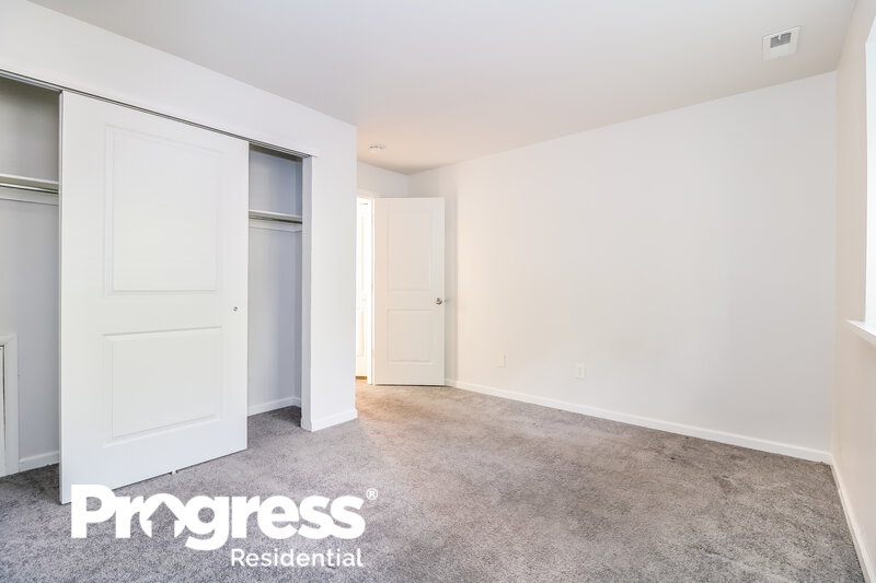 2,150/Mo, 707A Cypress Point Cir # 707A Mount Laurel, NJ 08054 Bedroom View