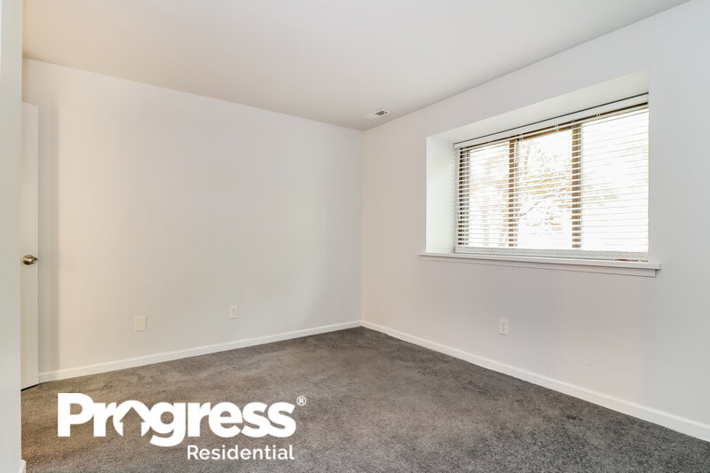 2,150/Mo, 707A Cypress Point Cir # 707A Mount Laurel, NJ 08054 Bedroom View 3