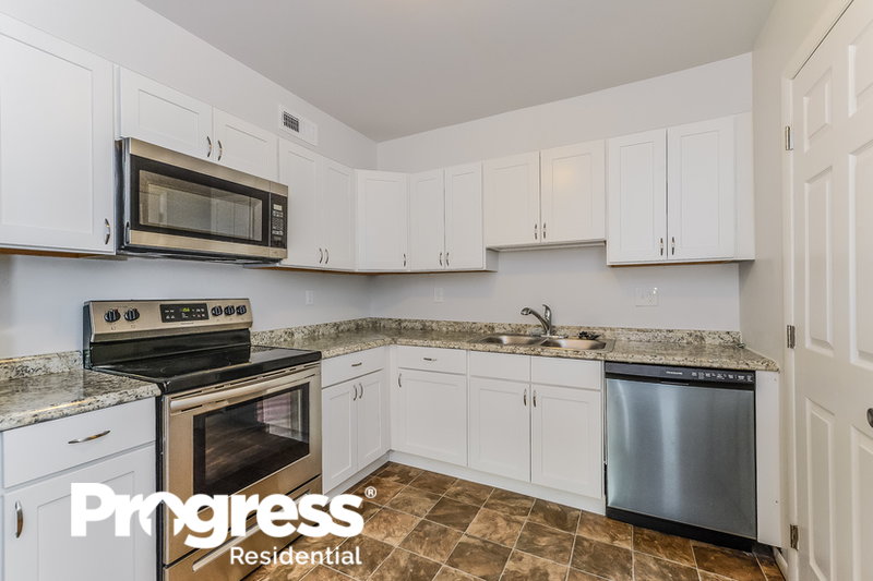 1,635/Mo, 103 Chaucer Rd Unit A Mount Laurel, NJ 08054 Kitchen View 3