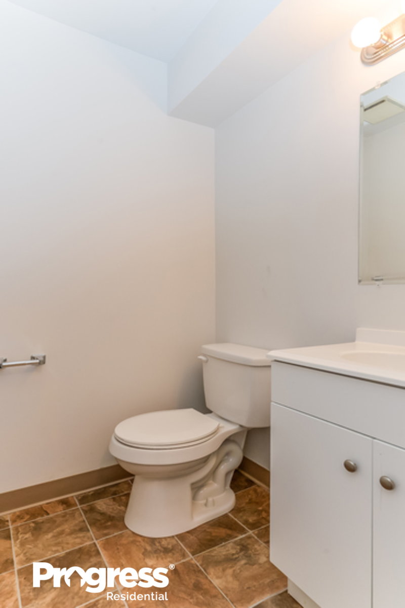 1,635/Mo, 103 Chaucer Rd Unit A Mount Laurel, NJ 08054 Bathroom View