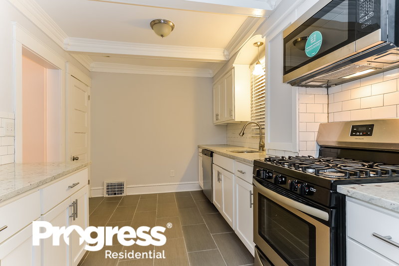 0/Mo, 26 HILLSIDE RD Mount Holly, NJ 08060 Kitchen View 2