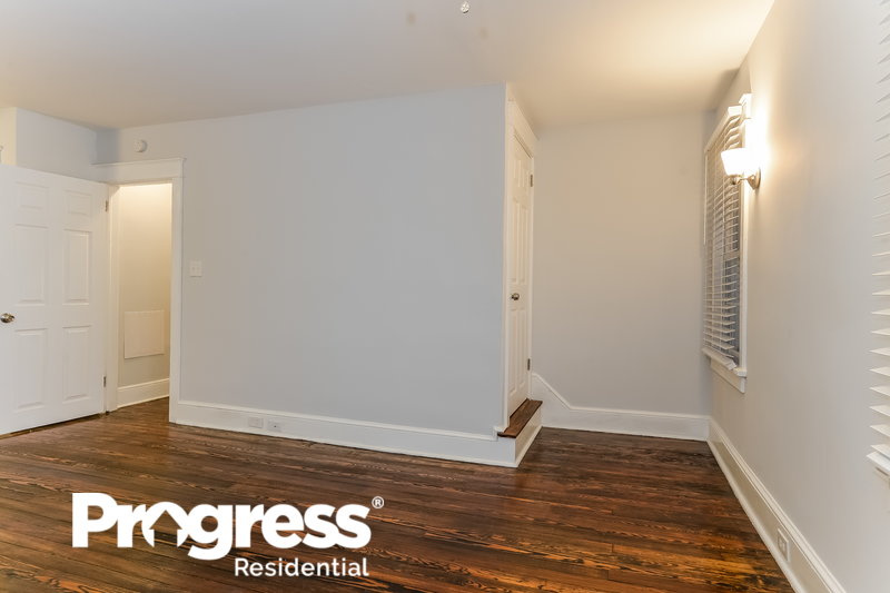 0/Mo, 26 HILLSIDE RD Mount Holly, NJ 08060 Master Bedroom View