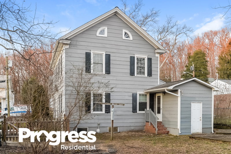 0/Mo, 26 HILLSIDE RD Mount Holly, NJ 08060 Rear View 2