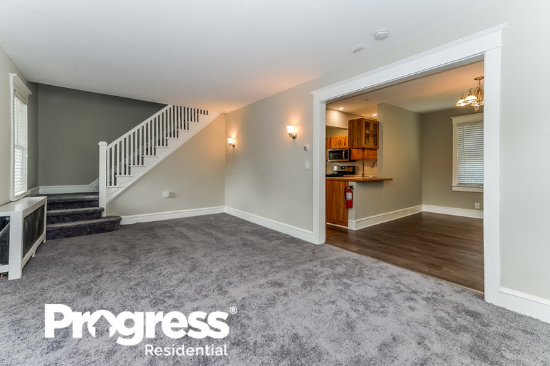 0/Mo, 124 S Browning Avenue Somerdale, NJ 08083 livingroom View