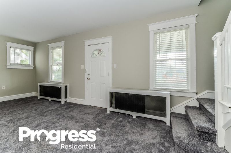 0/Mo, 124 S Browning Avenue Somerdale, NJ 08083 livingroom View 2