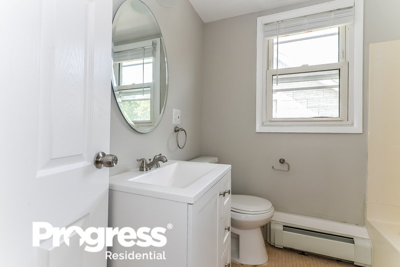 0/Mo, 124 S Browning Avenue Somerdale, NJ 08083 bathroom View