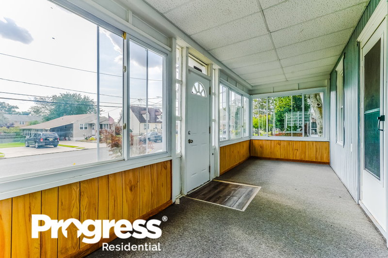 0/Mo, 124 S Browning Avenue Somerdale, NJ 08083 screenporch View