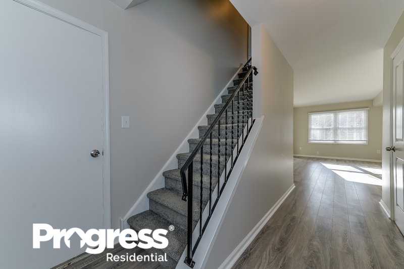 0/Mo, 196 Bartal Ct Atco, NJ 08004 foyer View