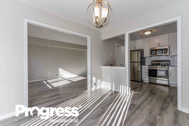 0/Mo, 196 Bartal Ct Atco, NJ 08004 diningroom View 2