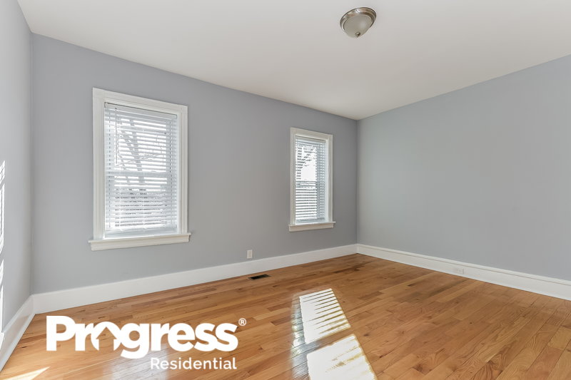 0/Mo, 19 Lees Ave Collingswood, NJ 08108 Master Bedroom View