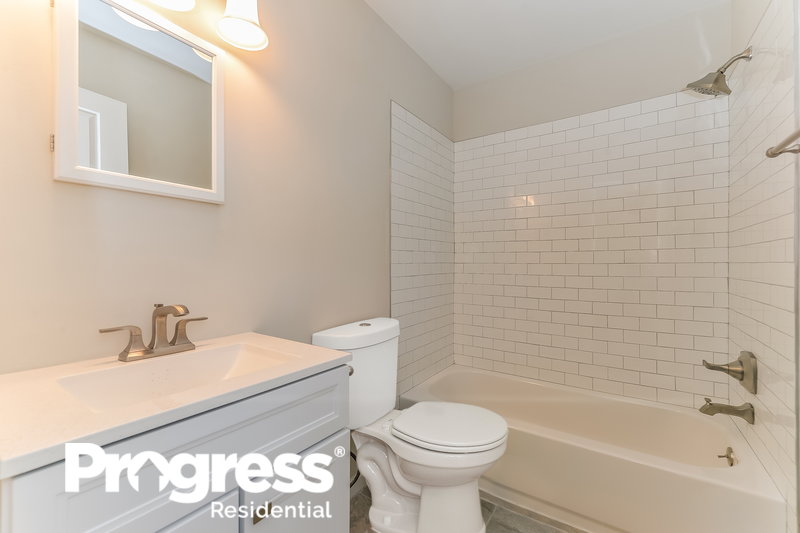 0/Mo, 964 Michael Ave Vineland, NJ 08360 bathroom View