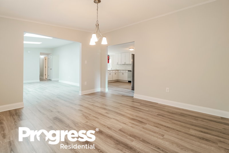 0/Mo, 825 Patterson Rd Jackson, NJ 08527 Dining Room View